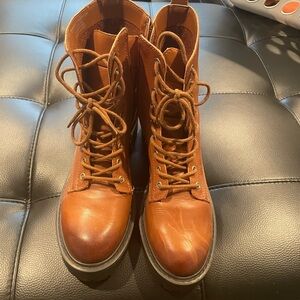 Lightly worn Steve Madden combat boots